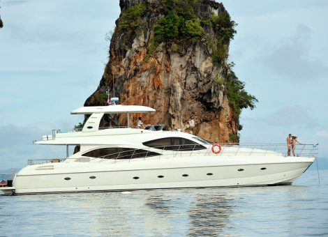 Моторная яхта «lamberti 80 Ft»