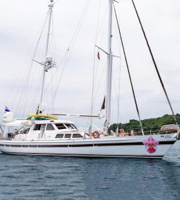 «born Free 86ft» парусная яхта