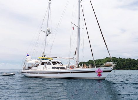 «born Free 86ft» парусная яхта