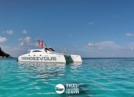 Rendezvous Motor Catamaran