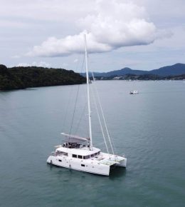 Аренда парусного катамарана на Пхукете Lagoon 560