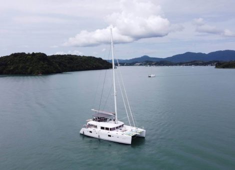 Аренда парусного катамарана на Пхукете Lagoon 560