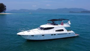 Аренда яхты на Пхукете «sealine»