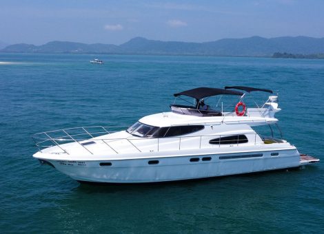 Аренда яхты на Пхукете «sealine»
