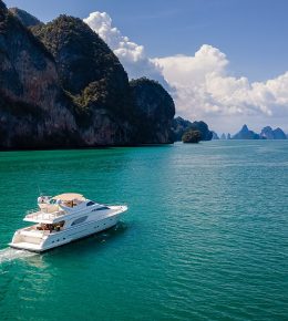 Аренда яхты на Пхукете «ferretti 80»