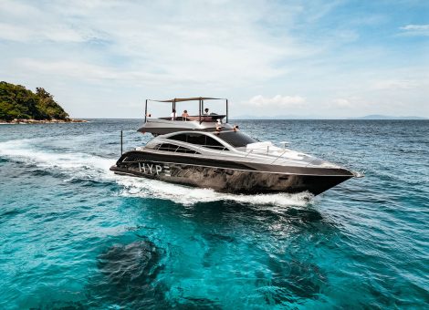Аренда яхты на Пхукете «azimut 55 Black»