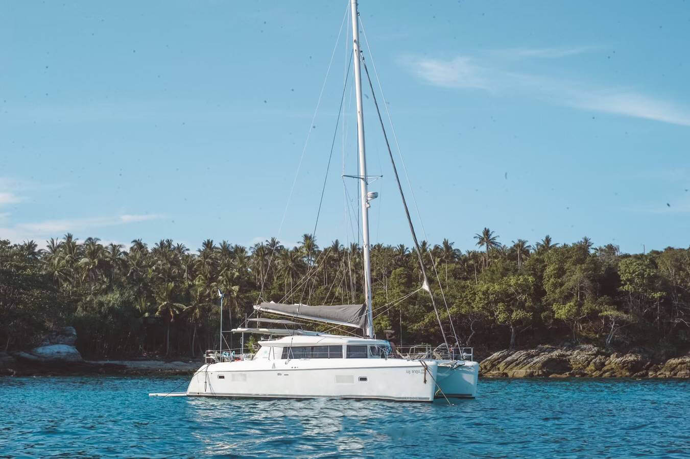 «blue Lagoon 42ft» Аренда парусного катамарана на Пхукете