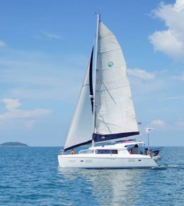 «lagoon 421 Peach» Аренда парусного катамарана на Пхукете