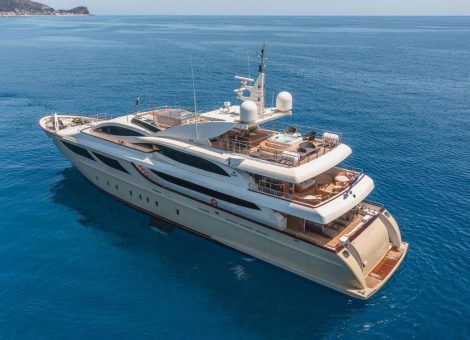 «astondoa 149ft» Аренда моторной яхты на Пхукете