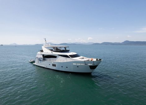 «beluga 88ft» Аренда моторной яхты на Пхукете